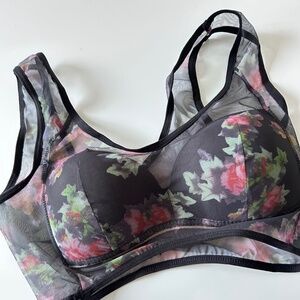 Comfortable No Underwire Women's Bra. XS, Floral.